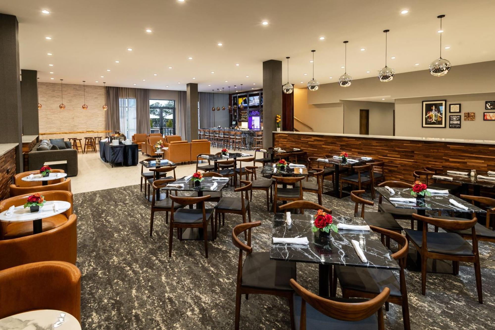 Four Points By Sheraton Atlanta Airport West College Park Exterior photo